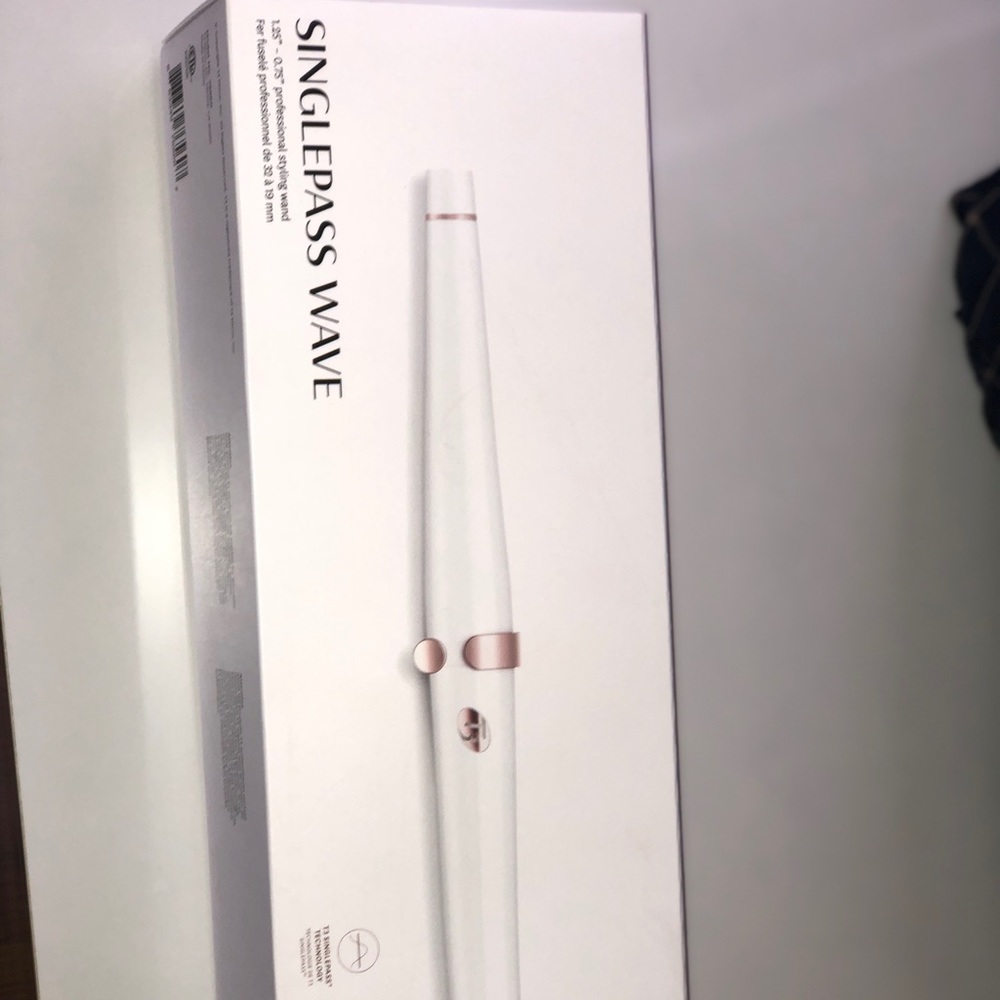 NEW! Single pass Wave T3 1.25-.75 styling wand